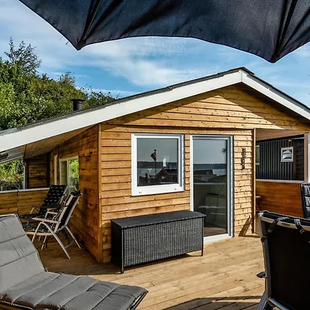 Gjurgja - 100m From The Sea By Interhome *