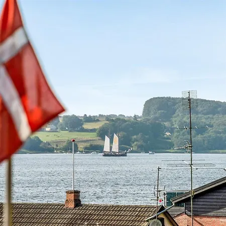 Gjurgja - 100m From The Sea By Interhome Feriehus *